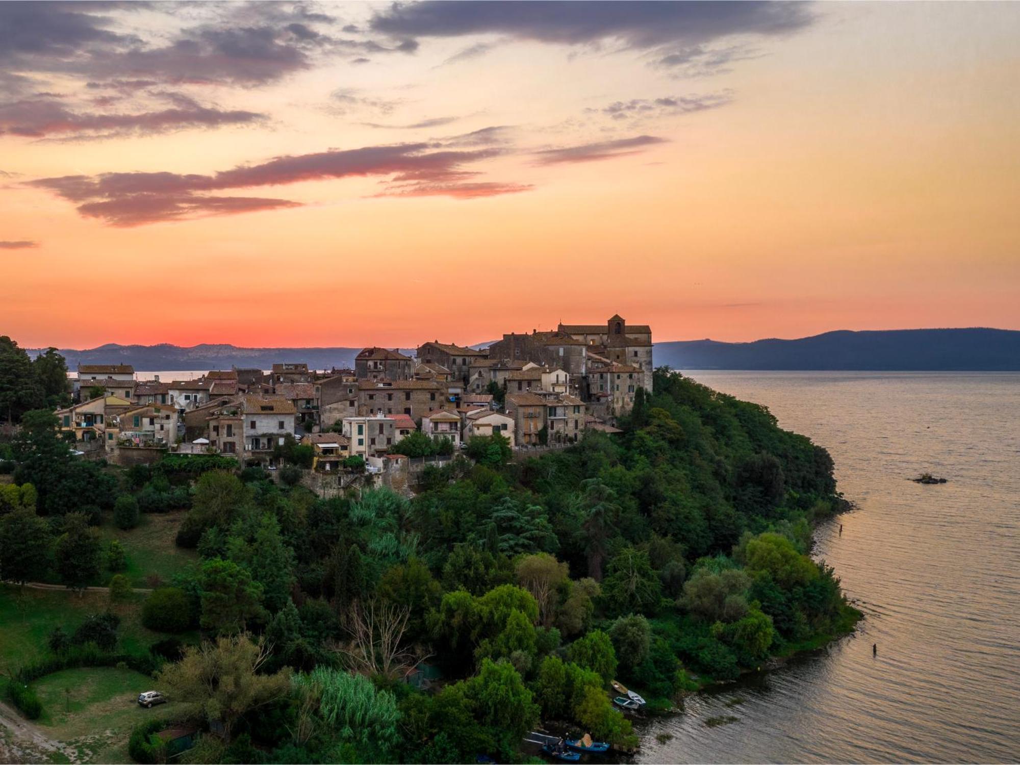 Apt Finestra Sul Castello, Vista Lago Wi-Fi Gratis Bracciano  Exteriör bild